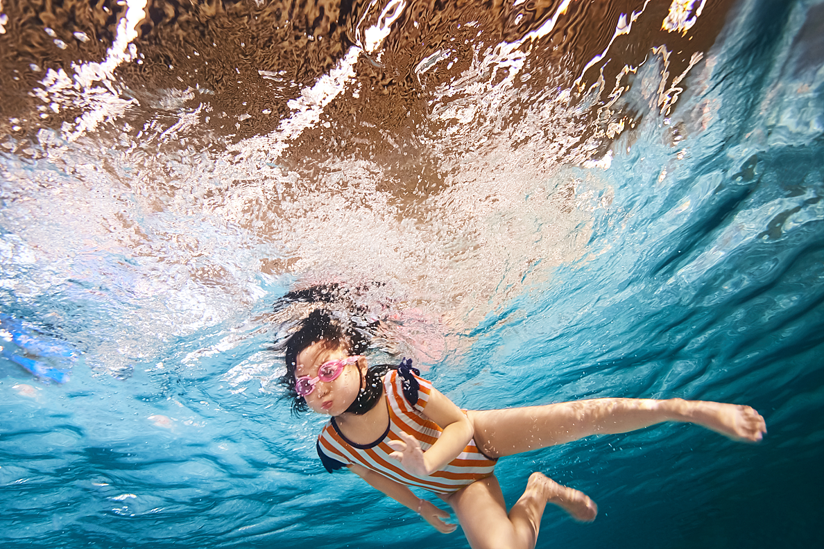 广告商拍案例 - 水下摄影（图ZMjA1OTIwODM2） - 人像摄影 - 站酷设计师大地动TerraTrema原创素材 - 站酷ZCOOL