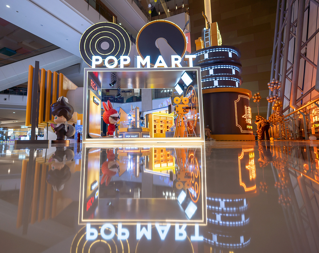 南宁万象城8周年庆典——pop mart十周年主题展_辉联文化-站酷zcool
