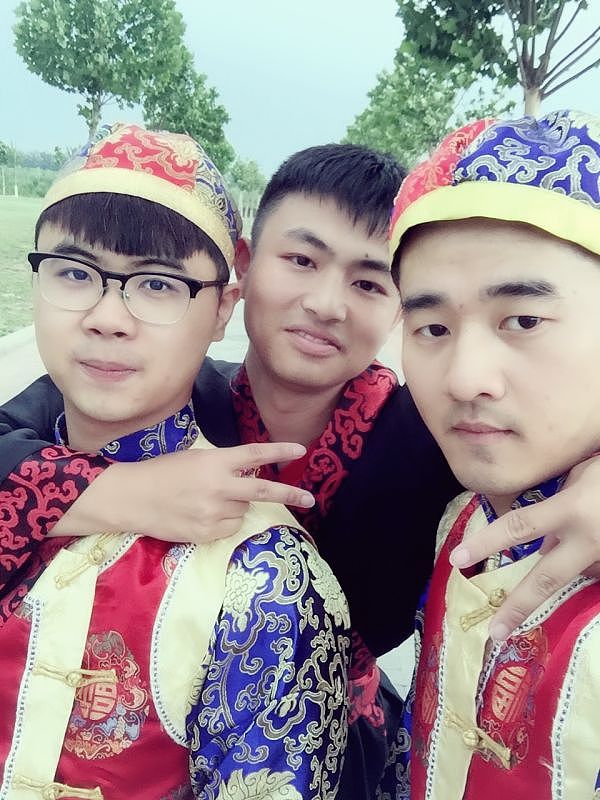 你说毕业遥遥无期，转眼就各奔东西。（图ZNTEwMDM5NjQ=） - 人像摄影 - 站酷设计师流浪的_风原创素材 - 站酷ZCOOL