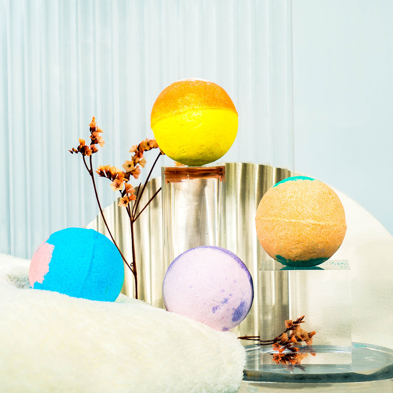 五彩缤纷#浴球静物产品摄影（图ZMjY0NDYzMTQ4） - 产品摄影 - 站酷设计师UNDERJAN江下原创素材 - 站酷ZCOOL