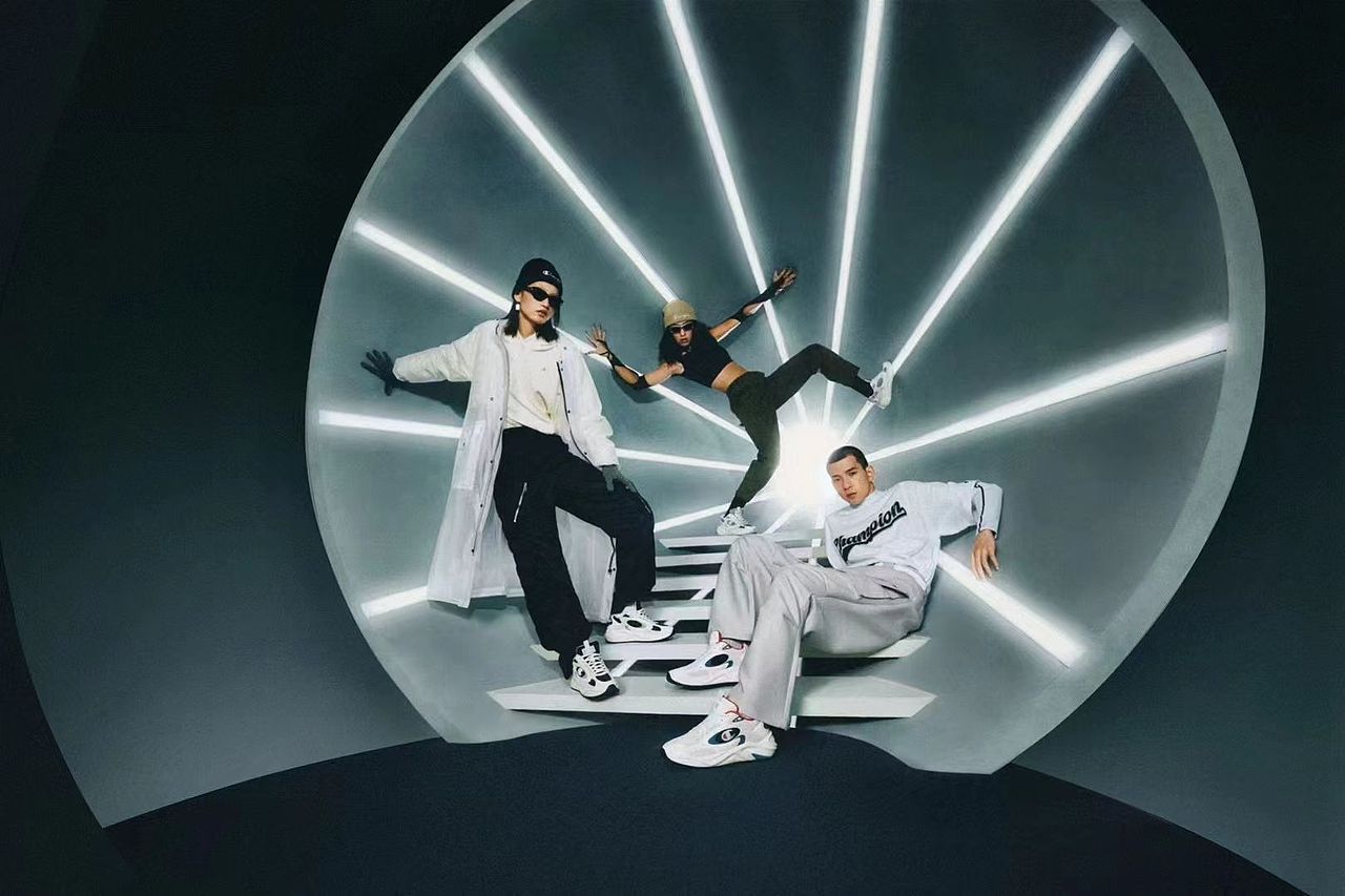 Champion Retro Sport🪐（图ZMzE4MDE5NjUy） - 产品摄影 - 站酷设计师YorCHUNG原创素材 - 站酷ZCOOL