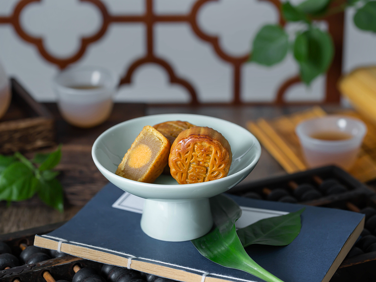 月饼拍摄，误入藕花深处。（图ZMjY4MTI5NTg4） - 美食摄影 - 站酷设计师长离l原创素材 - 站酷ZCOOL