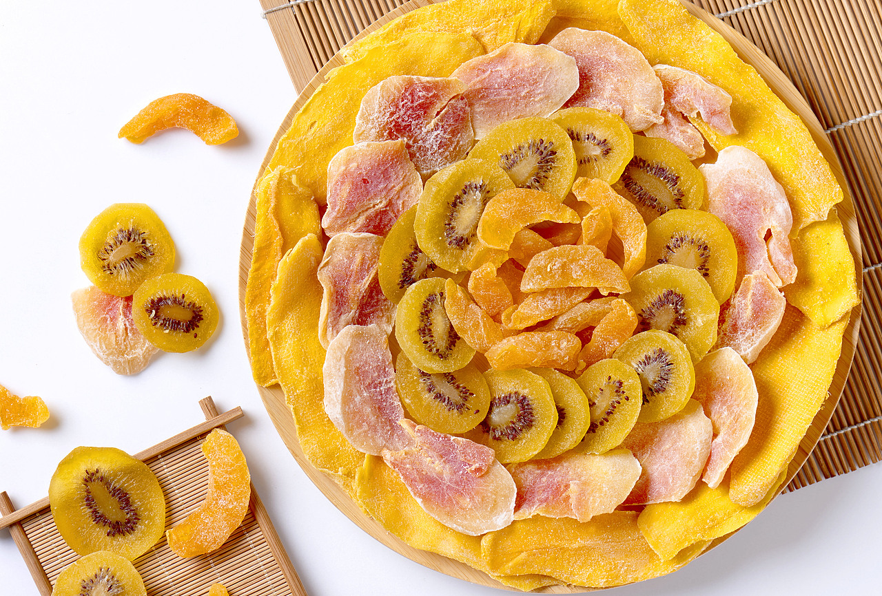 粒上皇果干组合摆盘