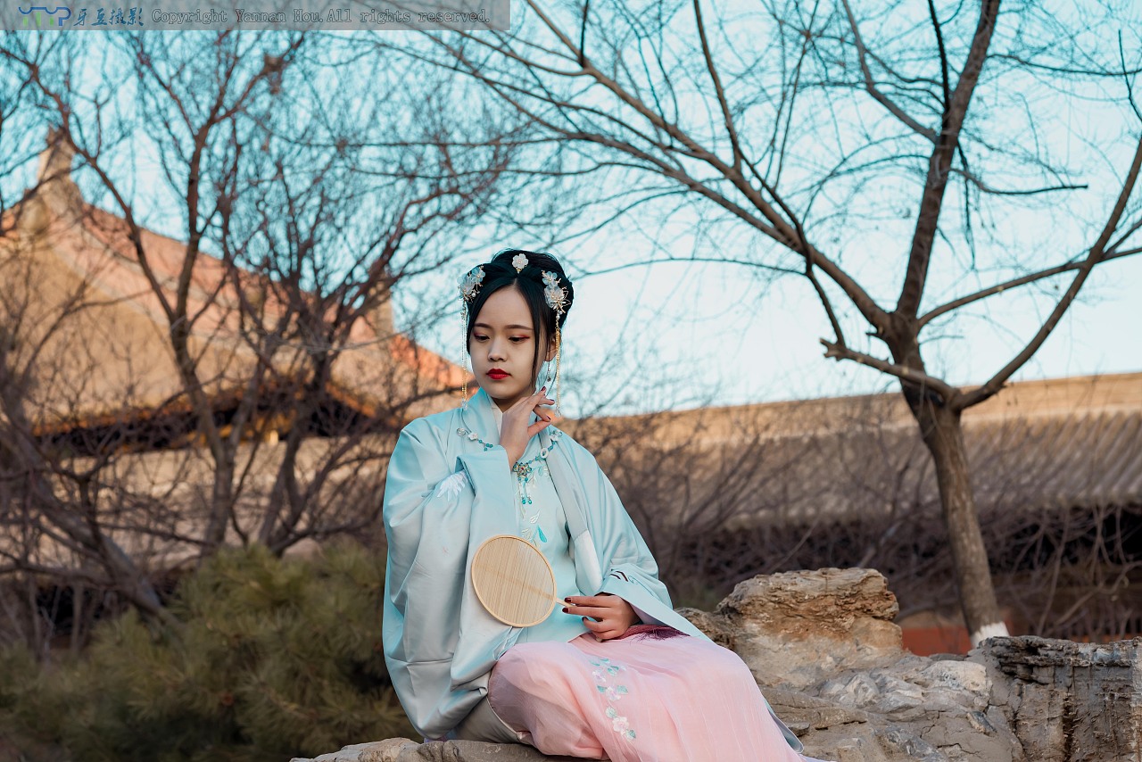 偶拍古装风姑娘