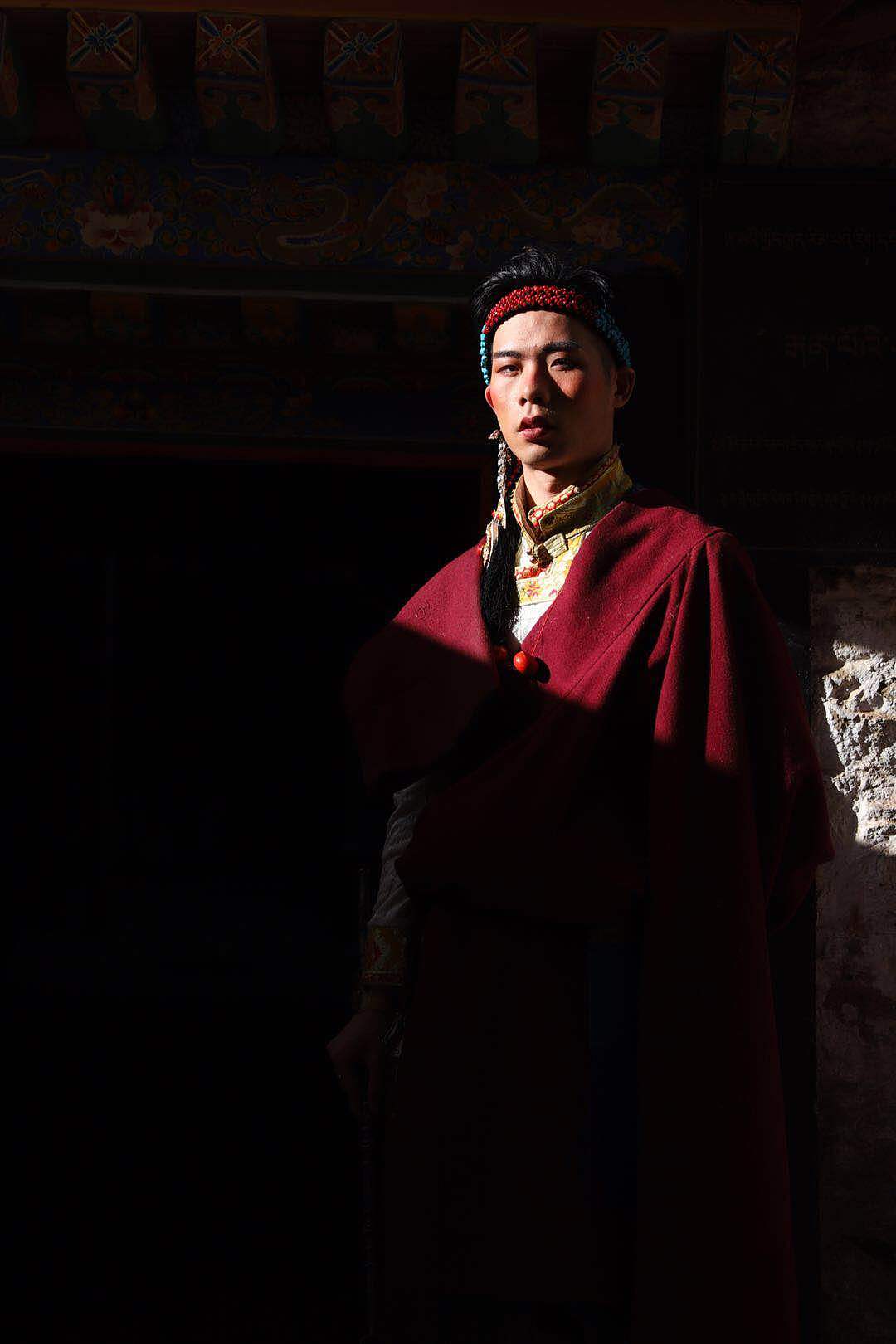 拉萨|The traditional dress（图ZMTY0NzM0MDUy） - 人像摄影 - 站酷设计师黄在溪原创素材 - 站酷ZCOOL