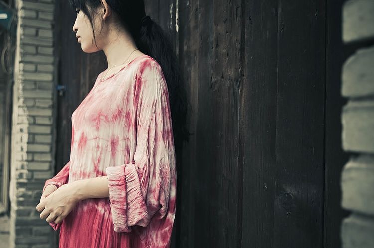 女式纯棉复古手工扎染宽松长袖连衣裙 女士纯棉长袍（图ZMjA0NDE4NDg=） - 休闲/流行服饰 - 站酷设计师王善斌原创素材 - 站酷ZCOOL