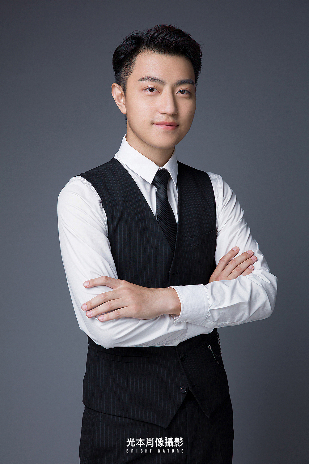 纵横职场的一张职业形象照