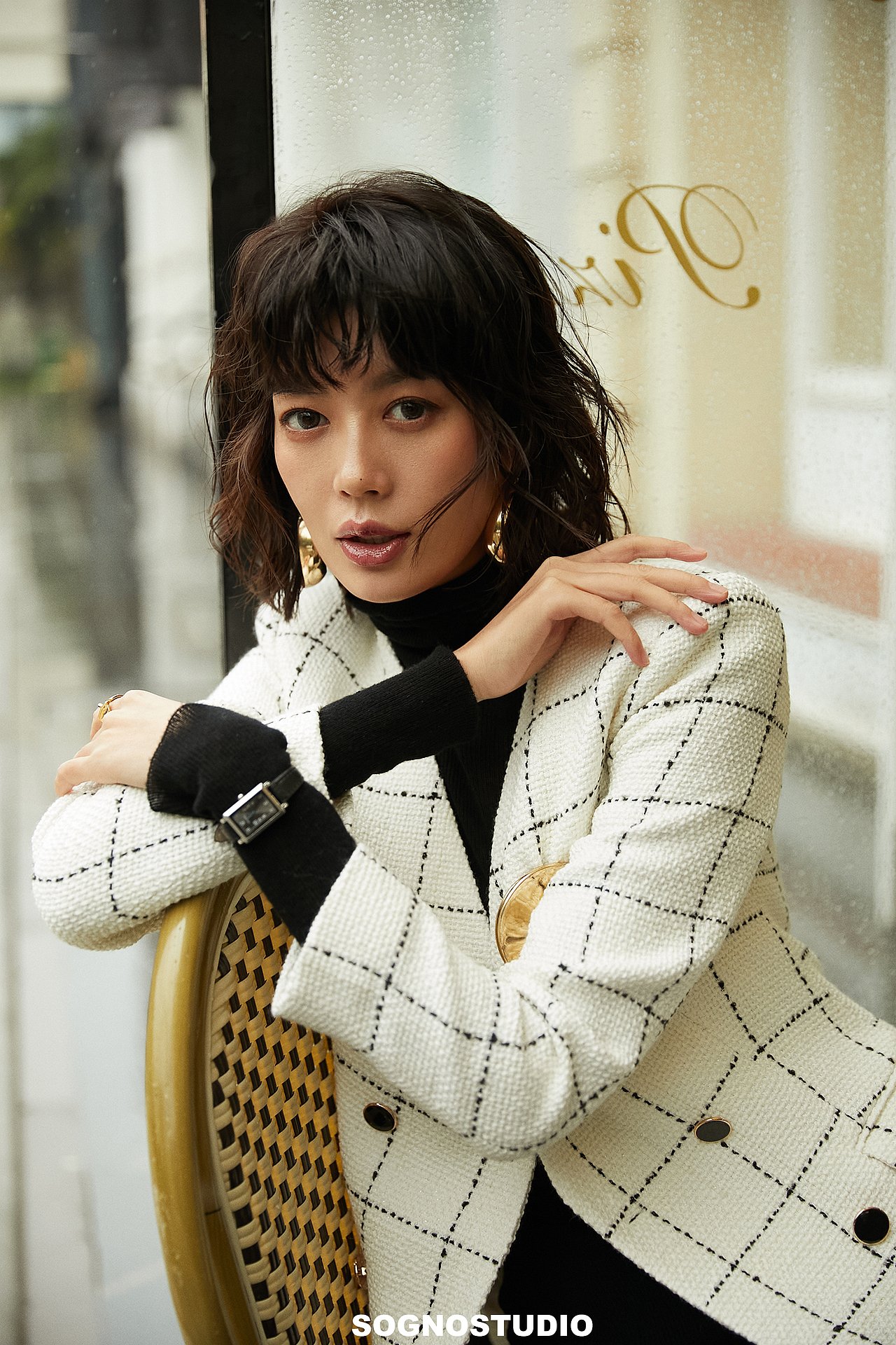 在雨中☔️（图ZMjQ2NzQyMzAw） - 人像摄影 - 站酷设计师灵蹊原创素材 - 站酷ZCOOL