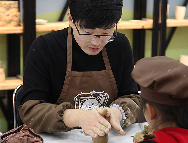 创业就开前景好的动漫DIY陶艺馆