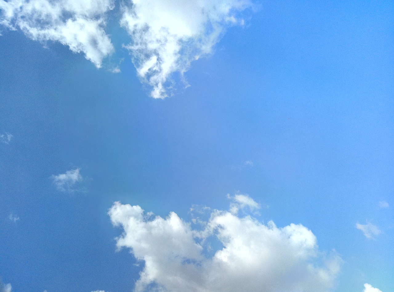 那年的天那年的云