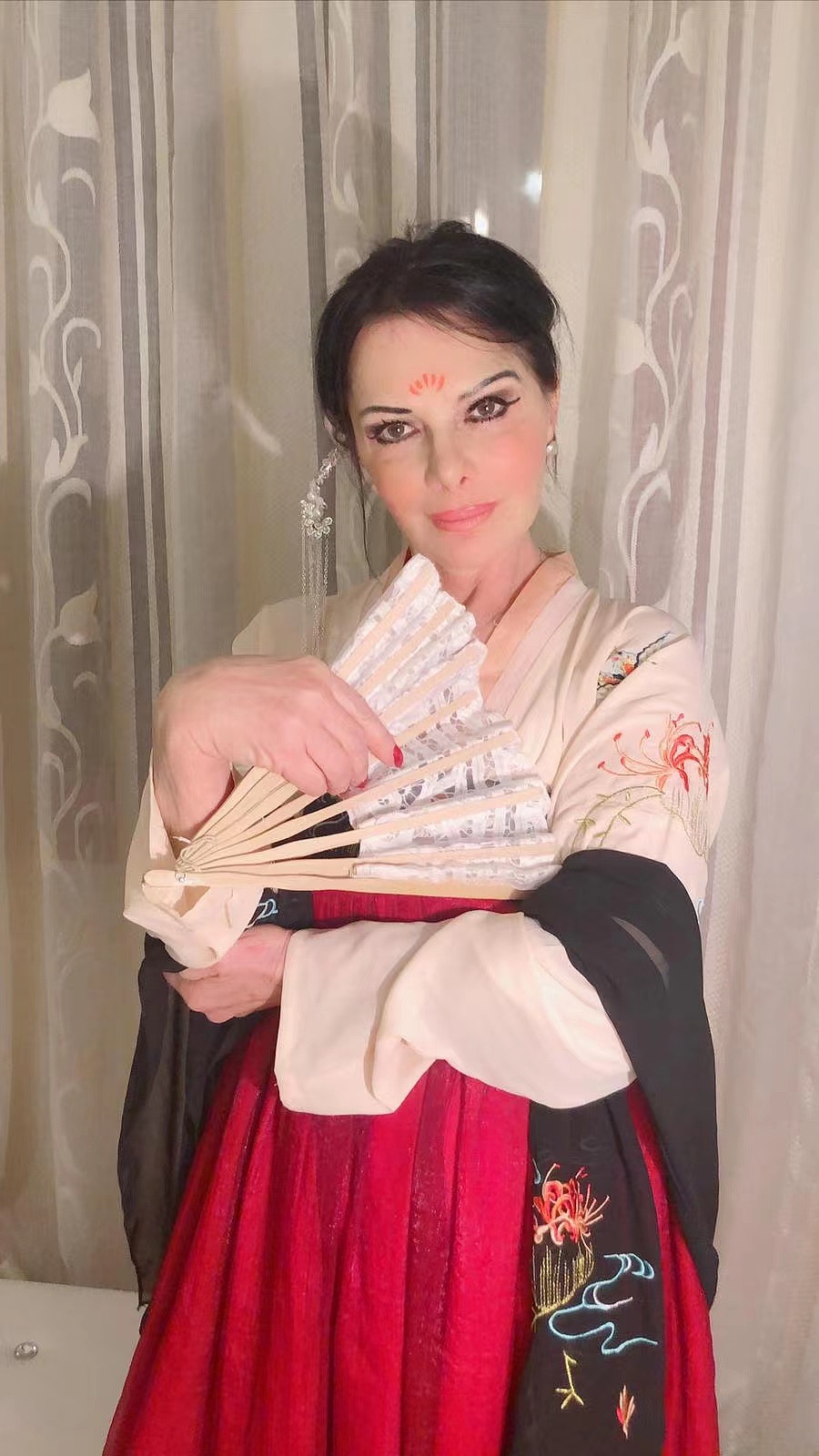 走哪儿画哪儿系列（图ZMjkzMDQ4NjY0） - 商业插画 - 站酷设计师大蝉Ami原创素材 - 站酷ZCOOL