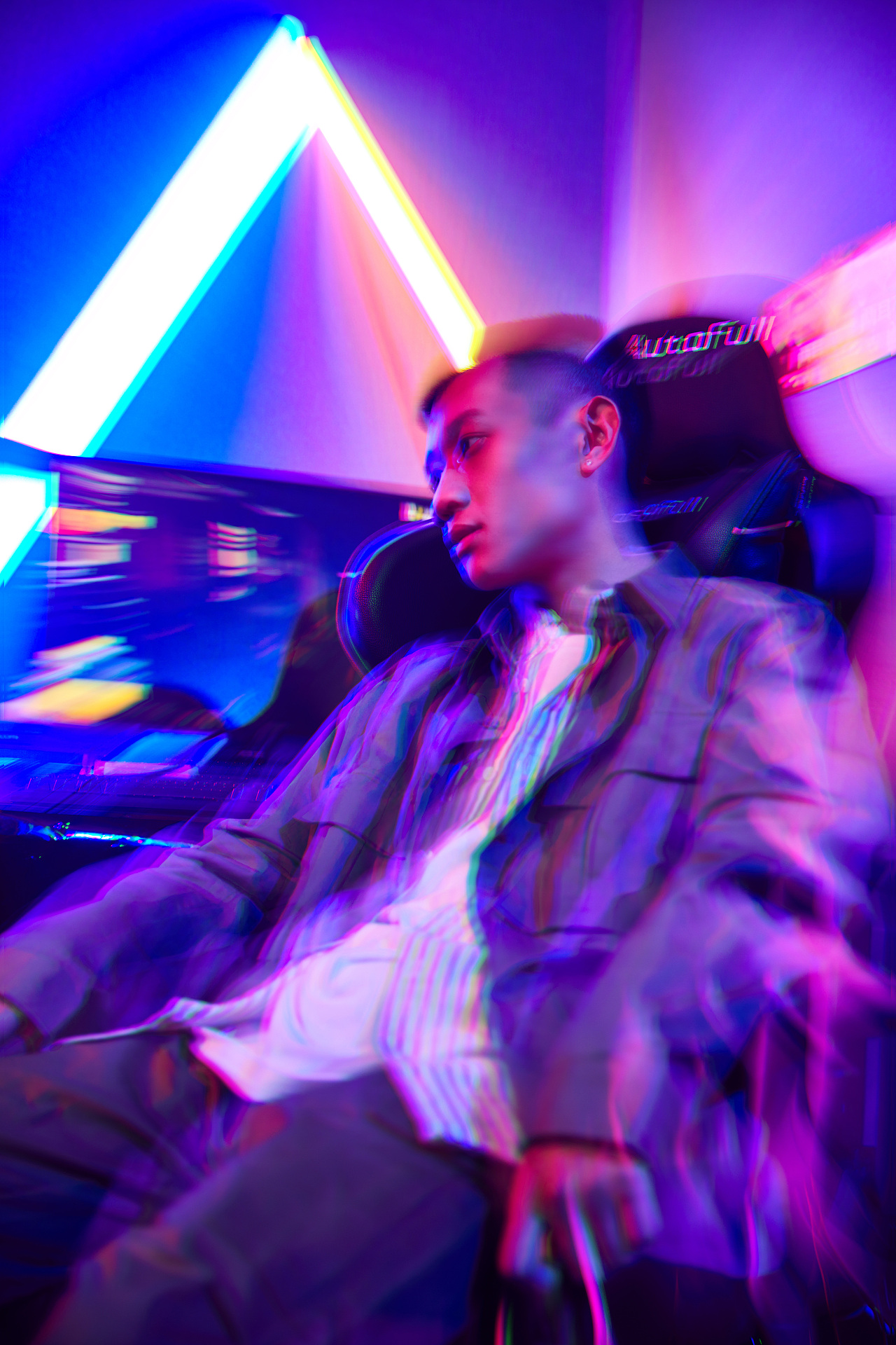 青春电竞馆（图ZMjgyNjcyMTg0） - 人像摄影 - 站酷设计师a小伙砸原创素材 - 站酷ZCOOL