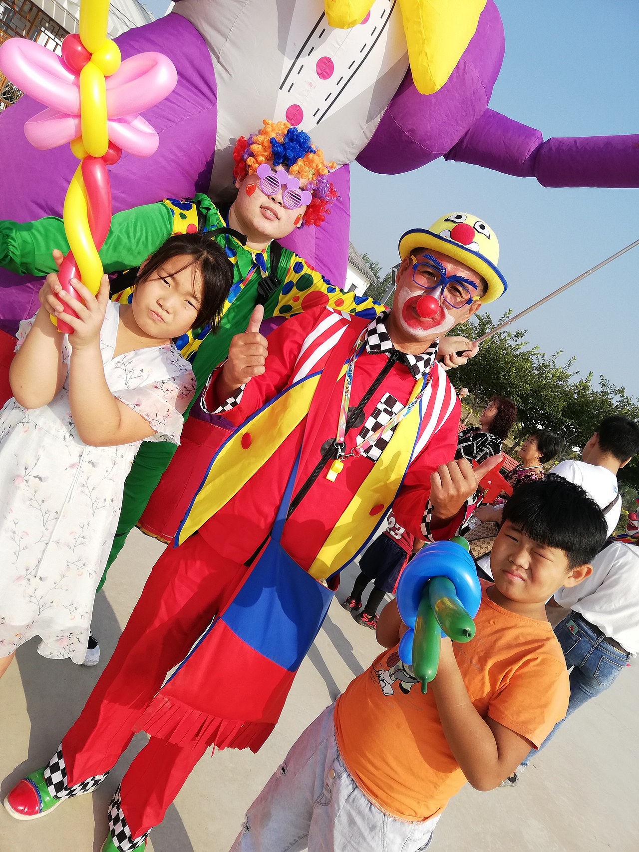 小丑编气球,小丑气模,小丑巡游