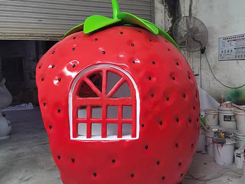 大型创意玻璃钢草莓屋雕塑景观摆件