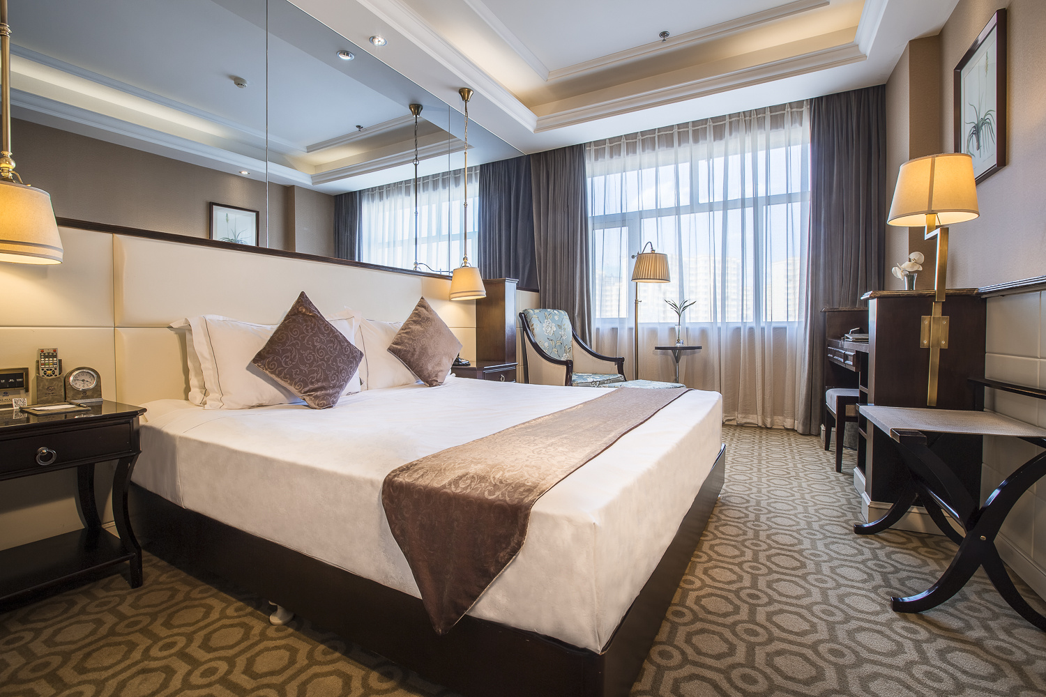 蓝鲸泛海商务酒店