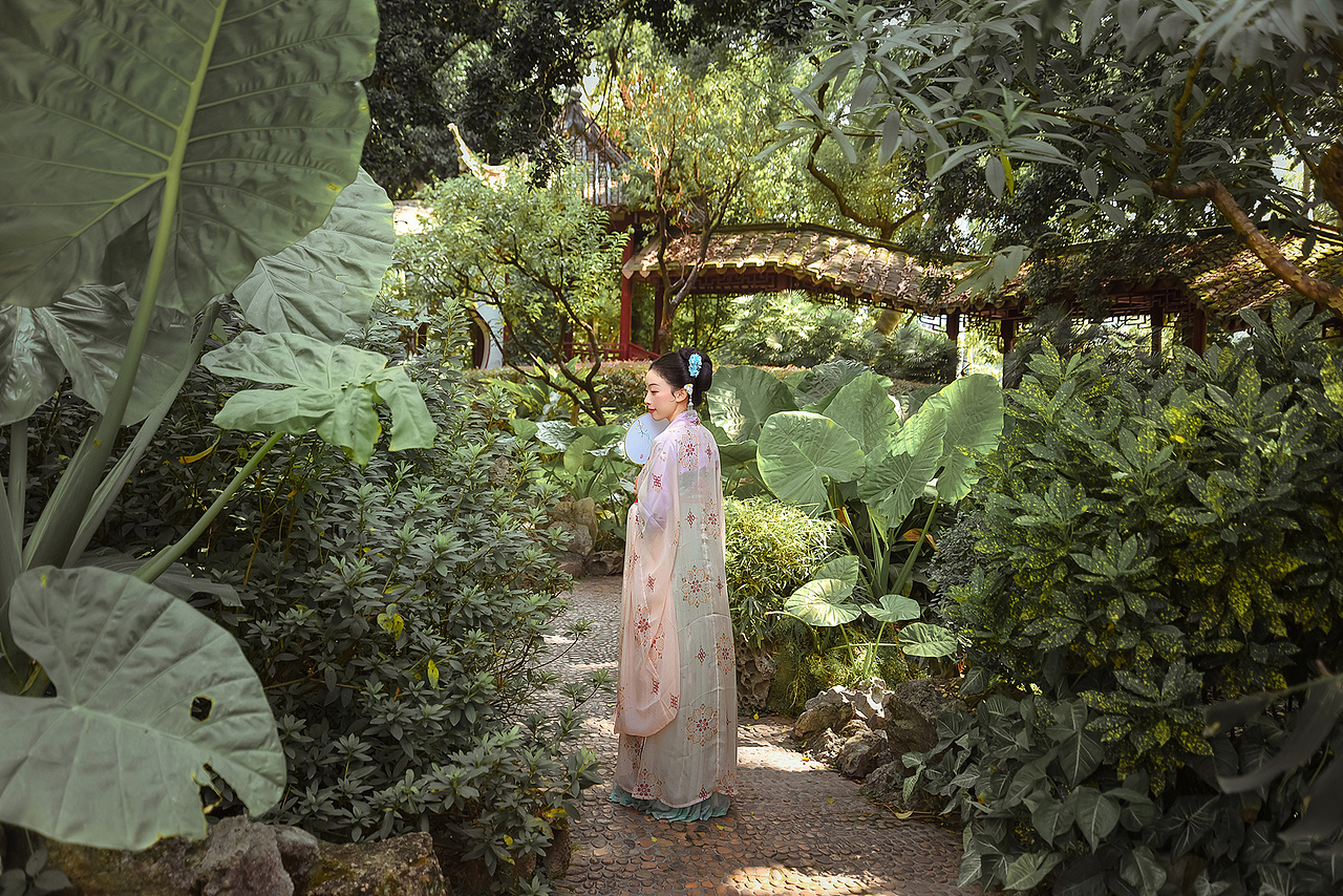 汉服写真——霜降（图ZOTUxMTE2OTI=） - 人像摄影 - 站酷设计师阿柿原创素材 - 站酷ZCOOL