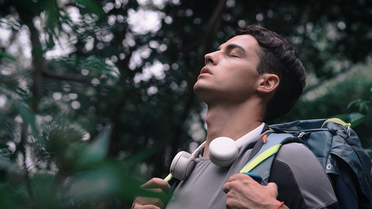 LABIN x GUZI |  GUZI 颈部风扇视觉广告