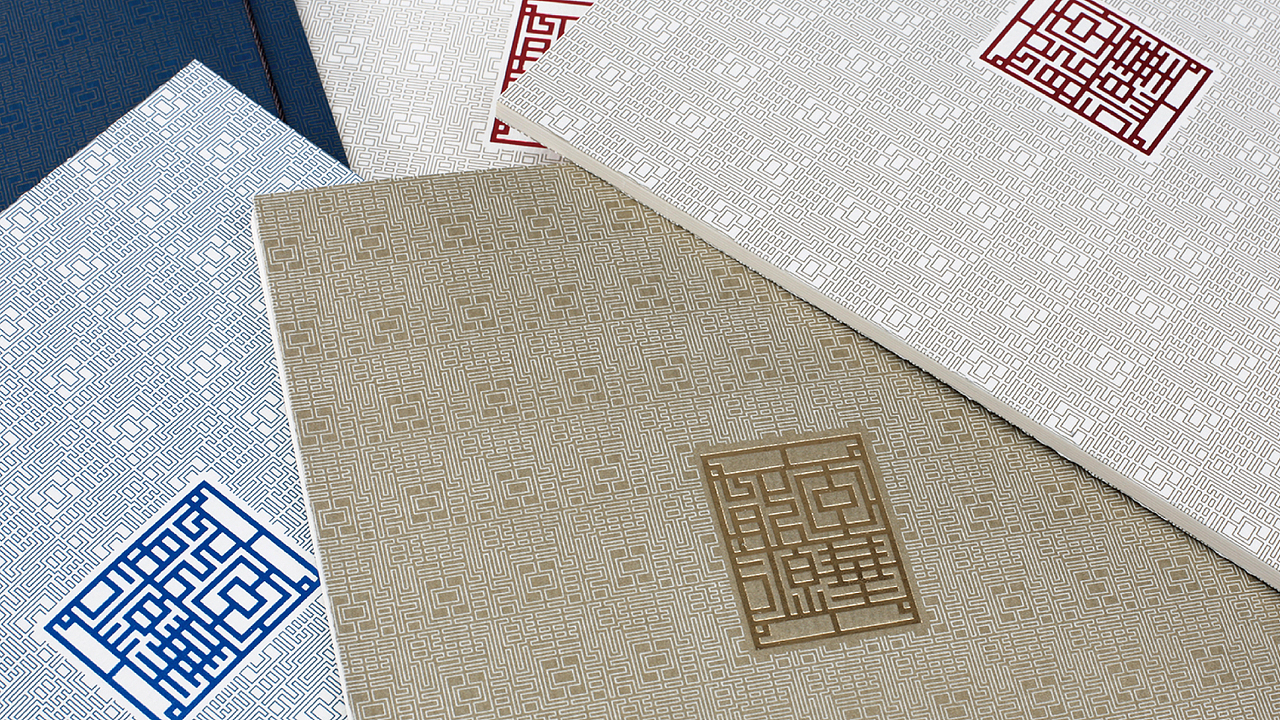 <br>香港中华集团 · 国际化金融投资财团<br>三角形与火卦组合而成的标志有两重含义:一是象征着企业顺应天时地利与人和,在平稳中坚实又自然的发展;二是图案上方代表西方文明,下方代表东方文明,背景是国际蓝,总体寓意香港中华国际集团根植东方文明、融合西方文明、朝着国际方向发展、融入世界的愿景。