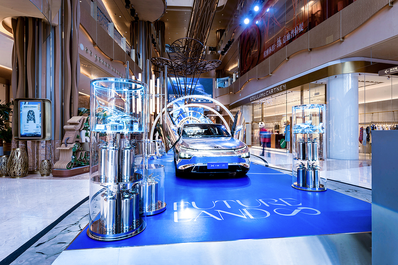 小鹏汽车 x K11 x 空山基 x 观月物造™ 展台设计