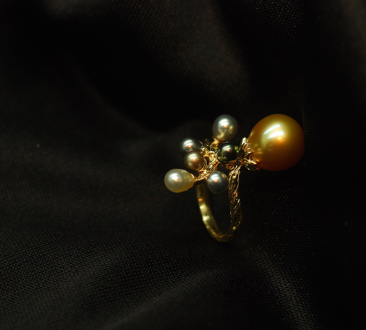 代波军艺术珠宝珍珠设计——《硕果累累》