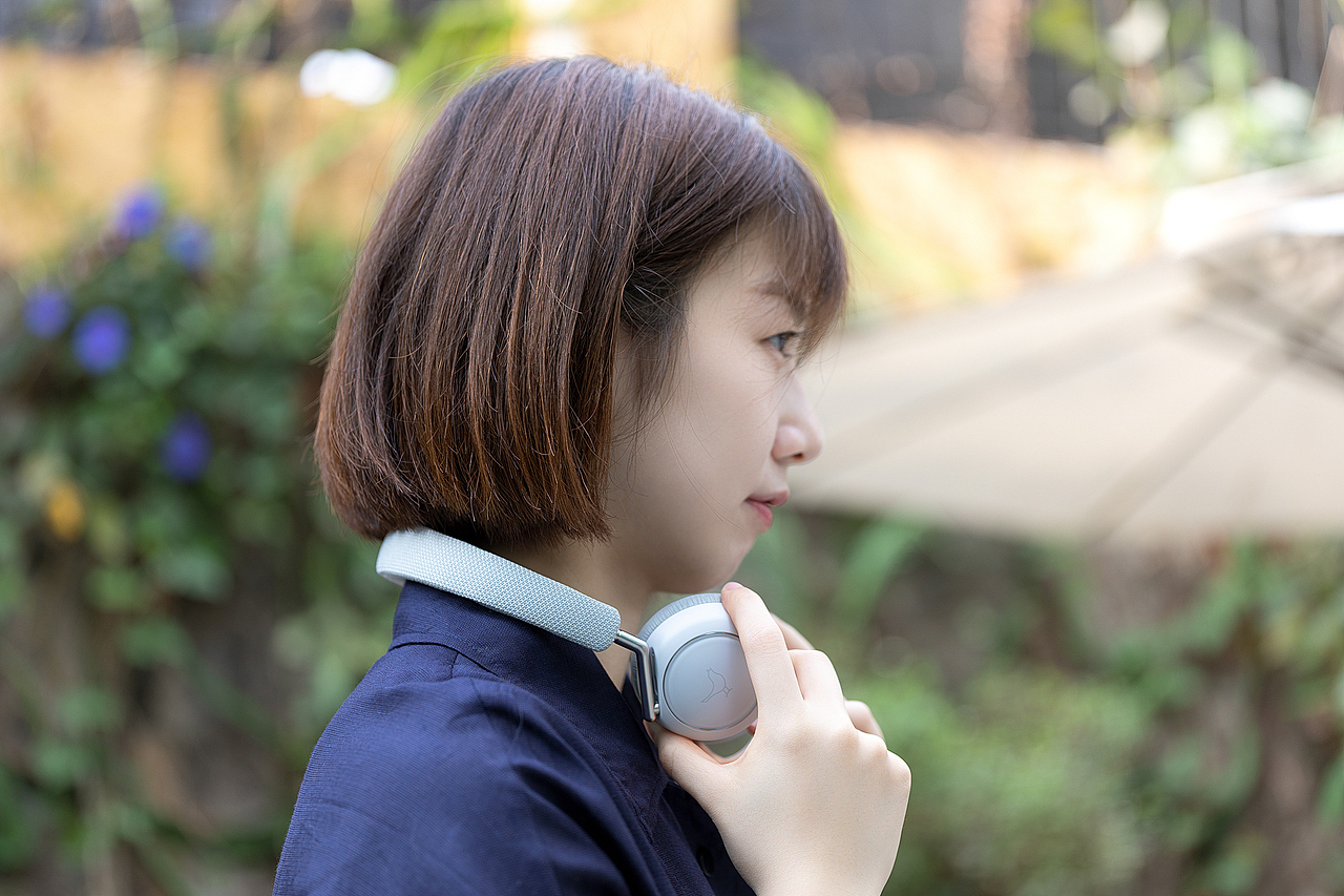 随手拍丨耳机图赏之LIBRATONE 小鸟蓝牙降噪耳机