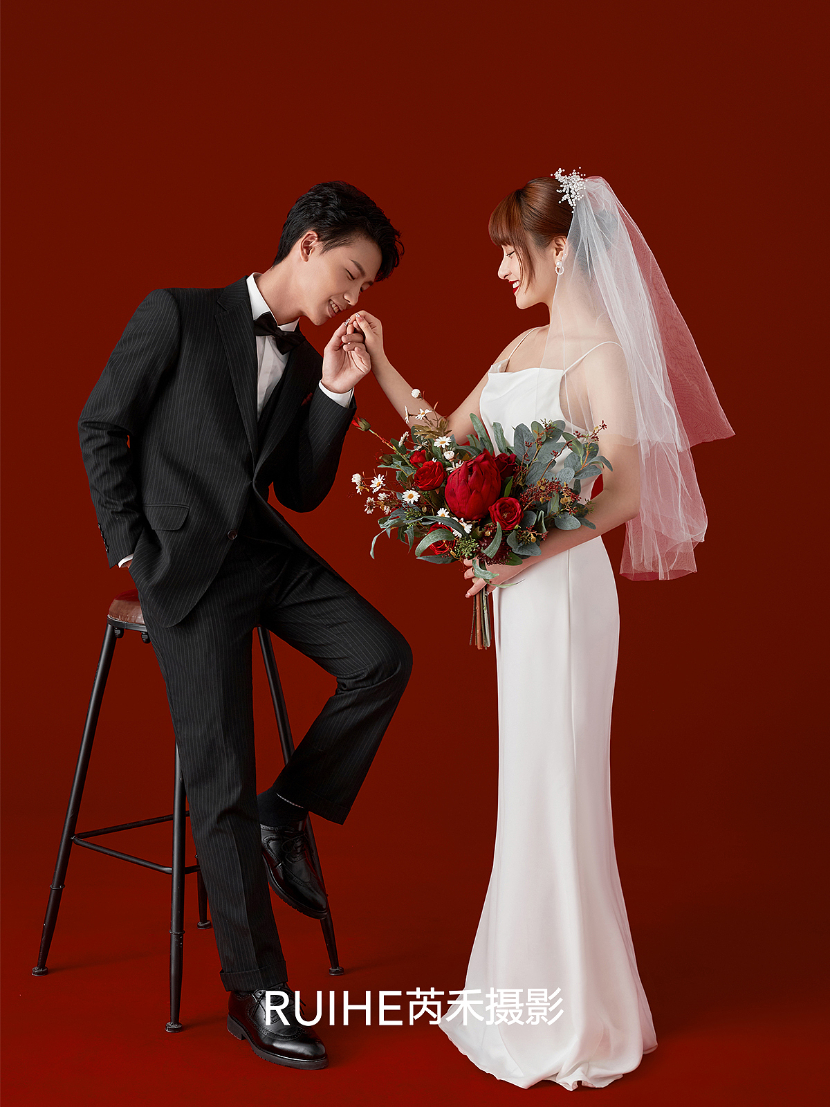 室内极简婚纱照,总能用一张张最简单照片打动人心（图ZMjcwNDYzMzcy） - 婚礼摄影 - 站酷设计师遇见YUJIAN原创素材 - 站酷ZCOOL