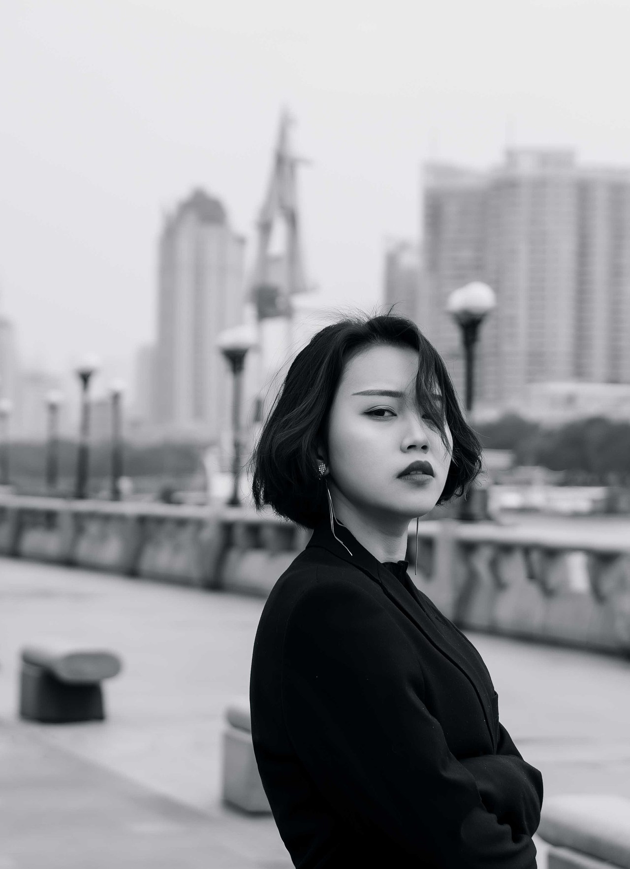 我是这个城市的孤独旅者