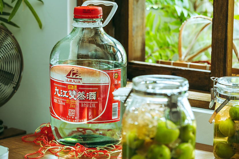 美食摄影 |自酿青梅酒