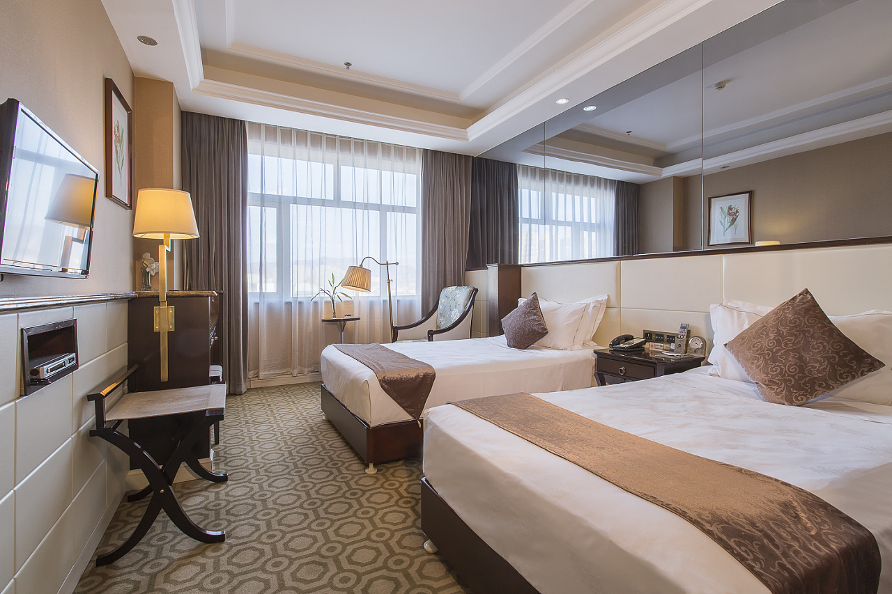 蓝鲸泛海商务酒店