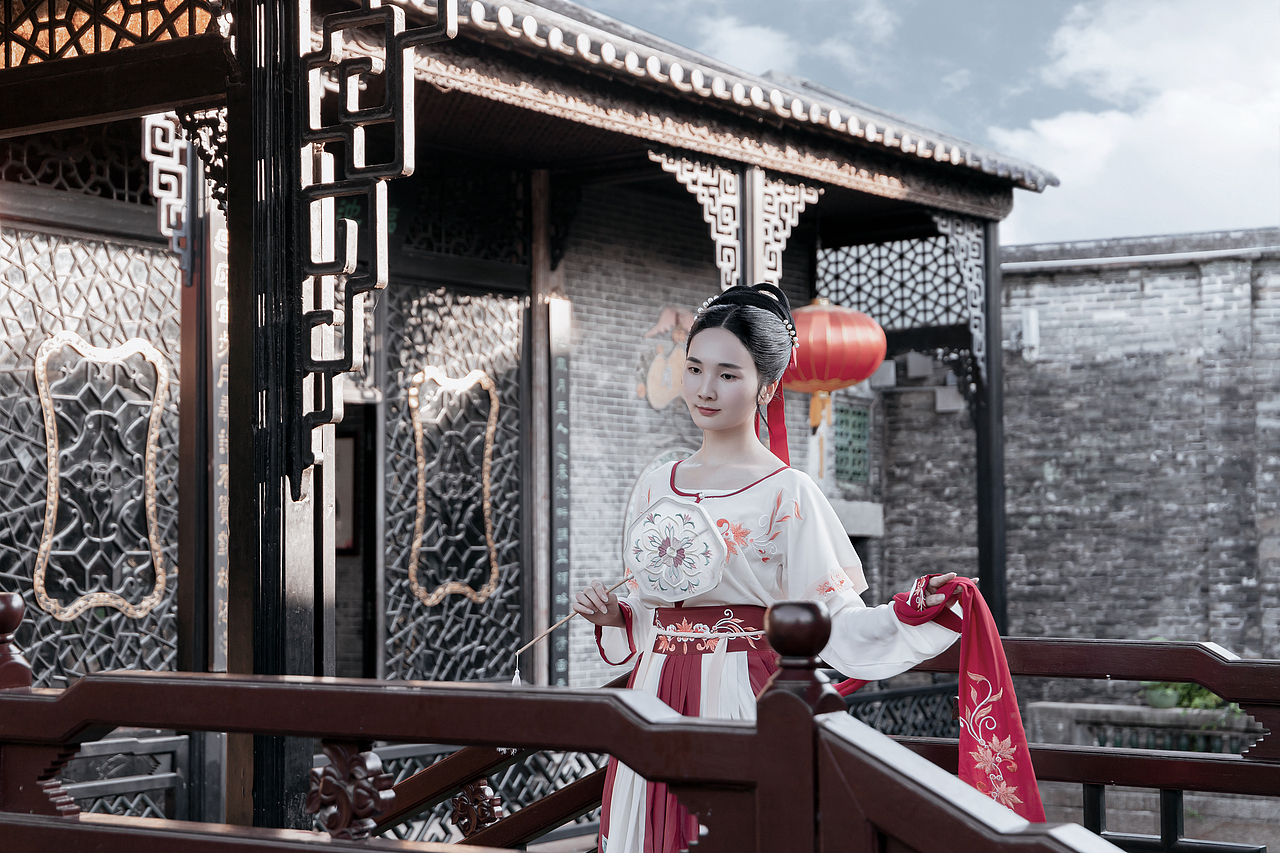 #我欲乘风归去,又恐琼楼玉宇#