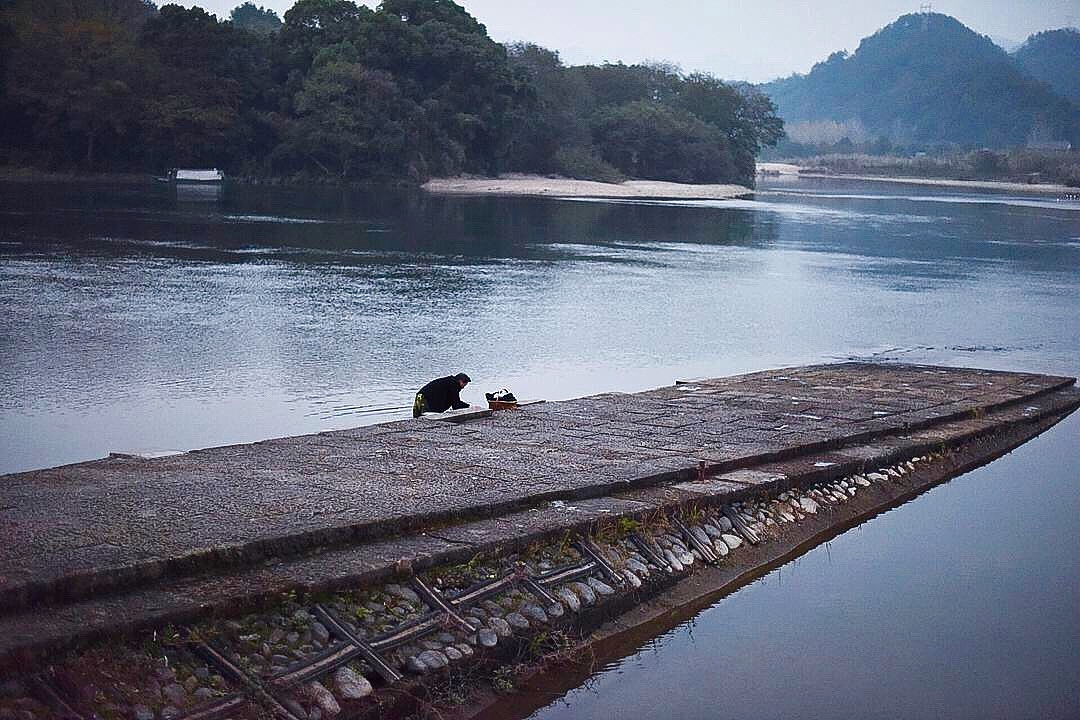 坚守古宅的老人
