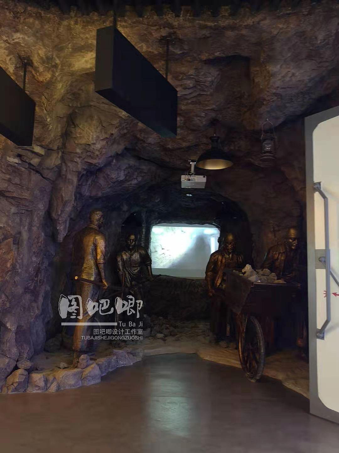 已竣工的人防展馆