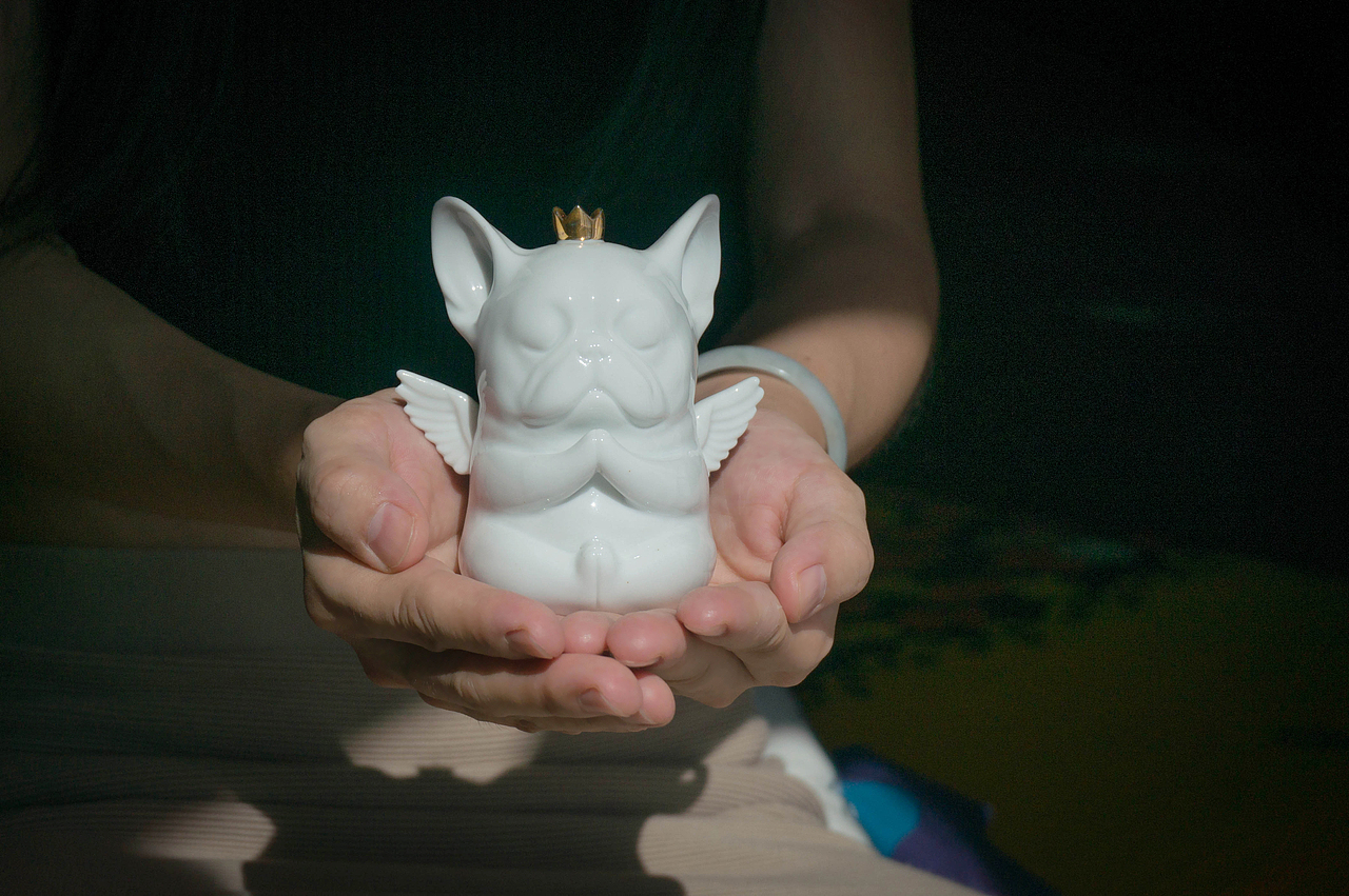 候鸟陶作品-误当天神的L汪-陶瓷黑泥小雕塑