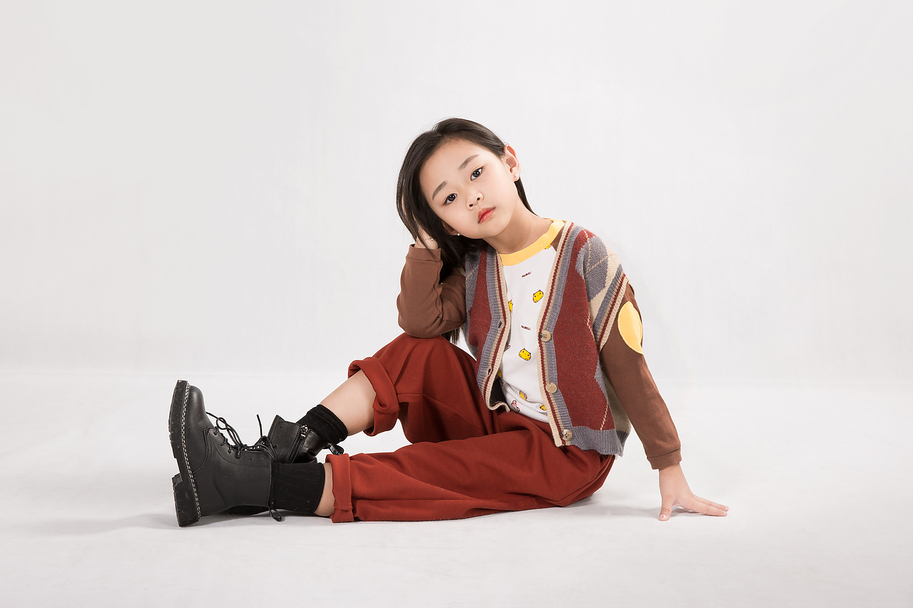 模特精修图片（图ZMjU0NDcwNjIw） - 海报 - 站酷设计师Susu_su原创素材 - 站酷ZCOOL