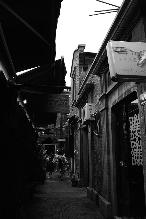 老弄堂 新景致（图ZMTU3NDU3Mg==） - 人文/纪实摄影 - 站酷设计师石头行者原创素材 - 站酷ZCOOL