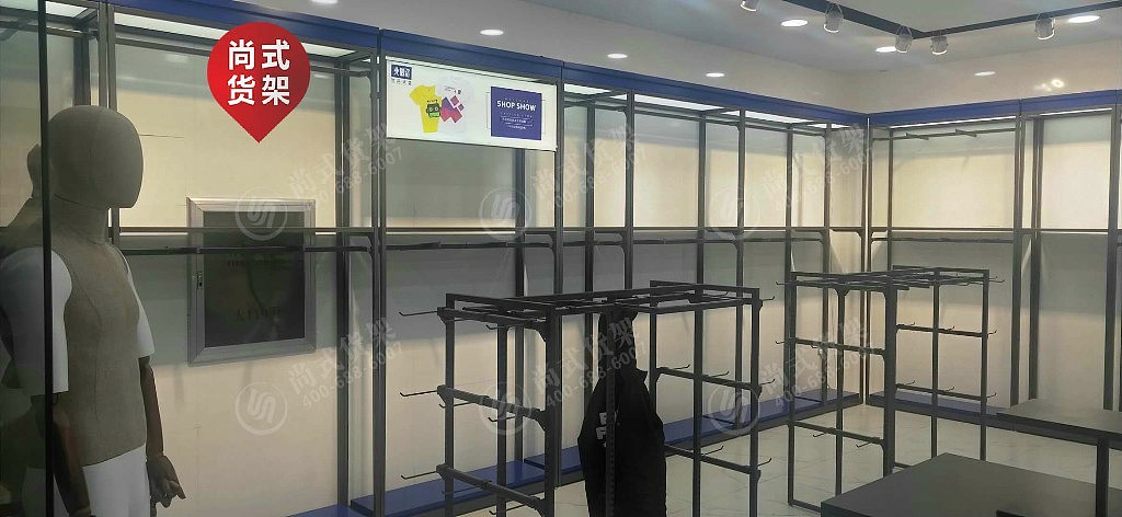 男装店橱窗道具货架 KM服装展示架 服装落地架供应商