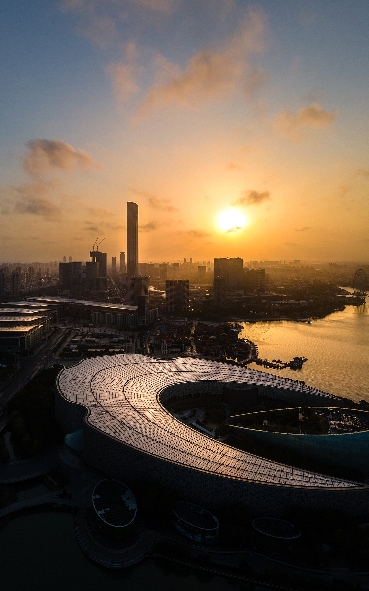 金鸡湖，ifs，东方之门（图ZMjQ0MDY0NTU2） - 风光摄影 - 站酷设计师ydx123123123原创素材 - 站酷ZCOOL