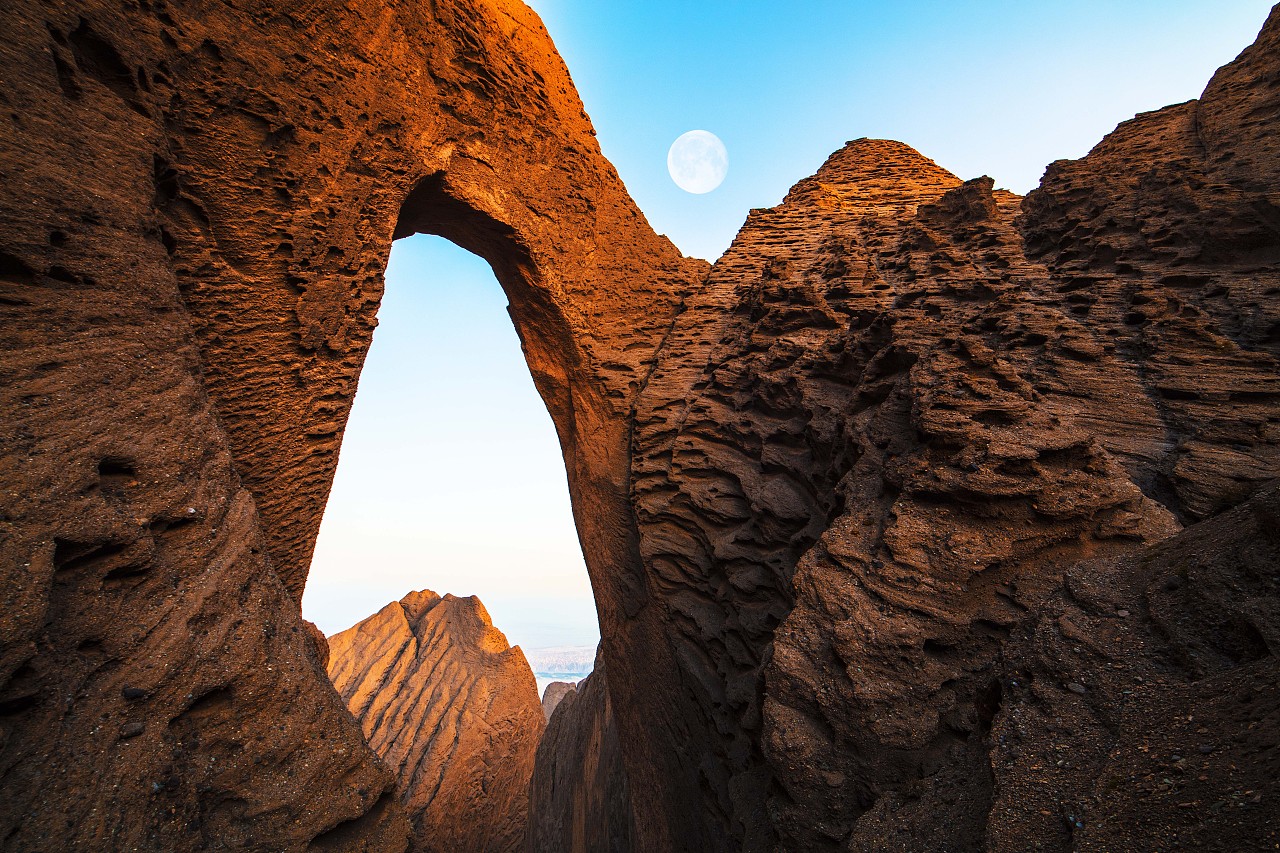 新疆天山天池石门图片