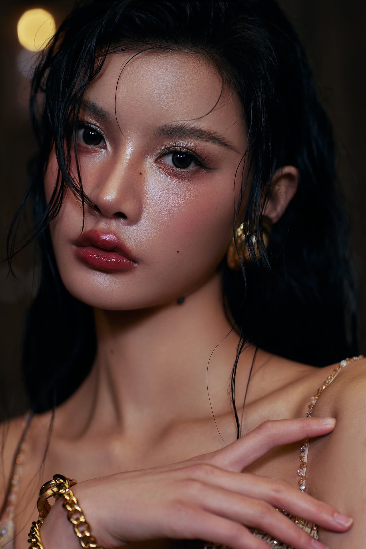 人像修图|一套图客户要求修两个版本|更喜欢哪个?