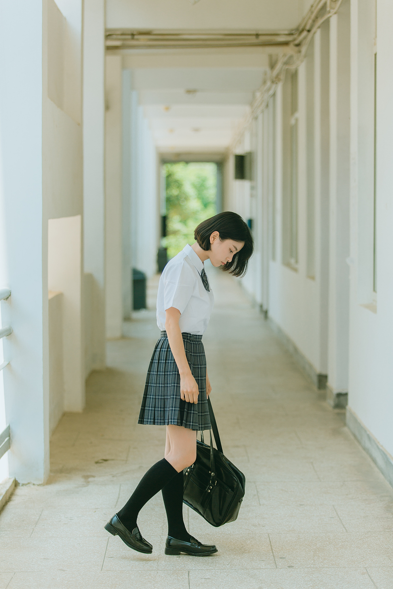 等你下课（图ZMTE5Mjk1MjEy） - 人像摄影 - 站酷设计师爬小宝原创素材 - 站酷ZCOOL