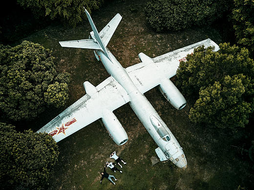 林中“不会飞的大鸟”无人机