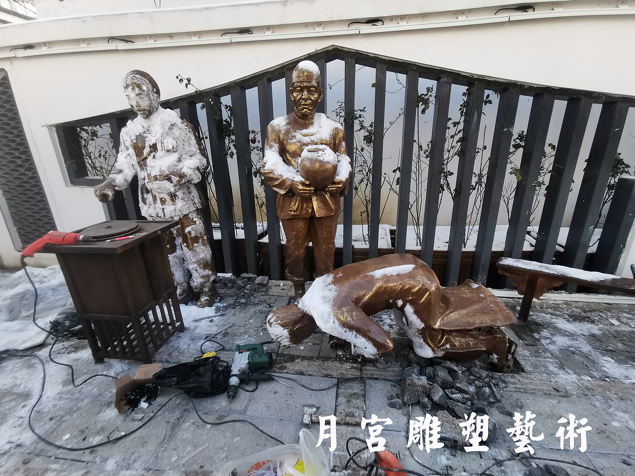 怀旧场景雕塑  民俗雕塑 玻璃钢雕塑 复古怀旧人物雕塑 郑州雕塑厂家