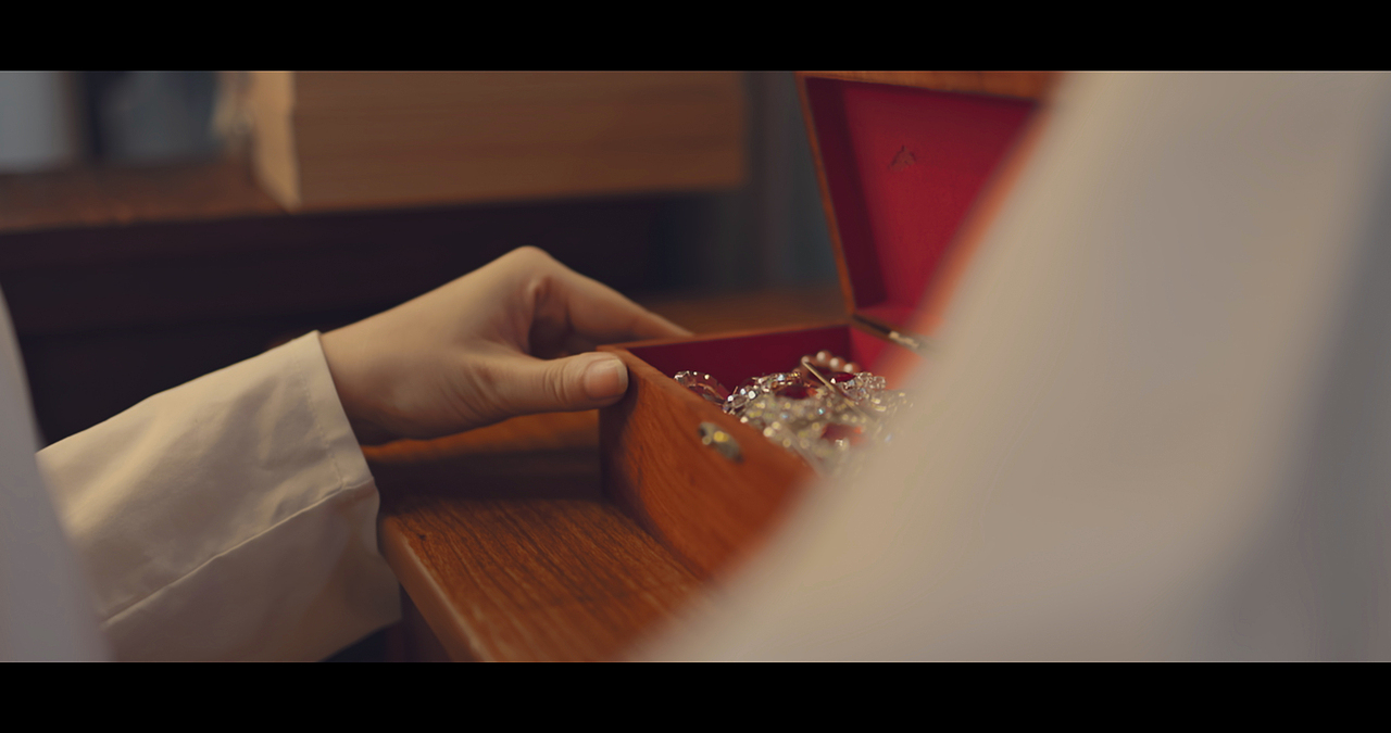 鬓边不是海棠红 | 人生犹如戏中人 你方唱罢我登场