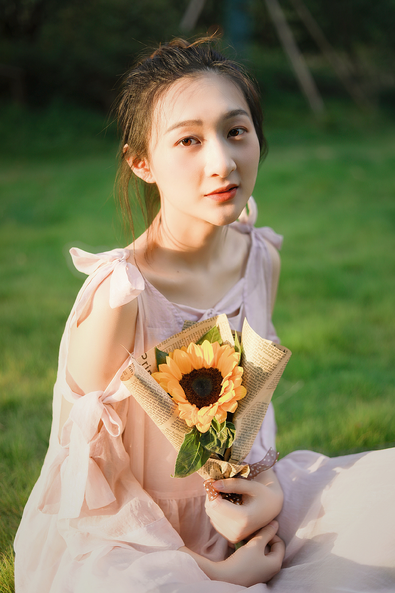 人像摄影《向日葵女孩》（图ZMTgxODk1MDM2） - 人像摄影 - 站酷设计师秀秀学姐原创素材 - 站酷ZCOOL