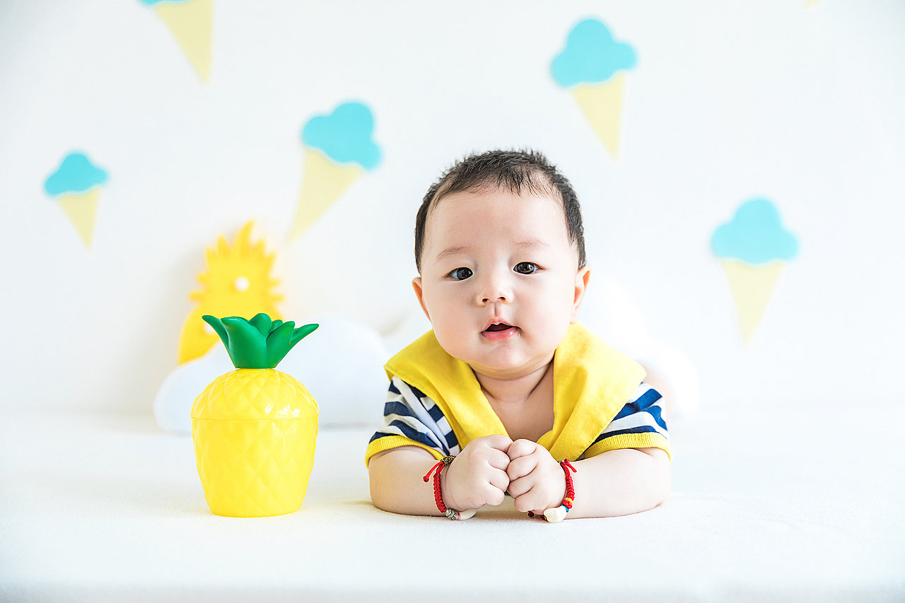 洛阳萝卜狗自然光儿童摄影 | 室内自然光