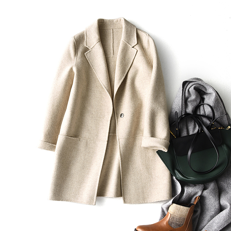 呢子大衣平铺拍摄 戎美风平铺创意（图ZMTgyMTczMzA0） - 产品摄影 - 站酷设计师美杜莎摄影原创素材 - 站酷ZCOOL