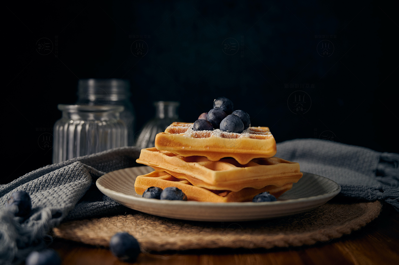 【美食摄影】蜂蜜蓝莓华夫饼（图ZMjA4MDI3NTk2） - 产品摄影 - 站酷设计师JyCando原创素材 - 站酷ZCOOL