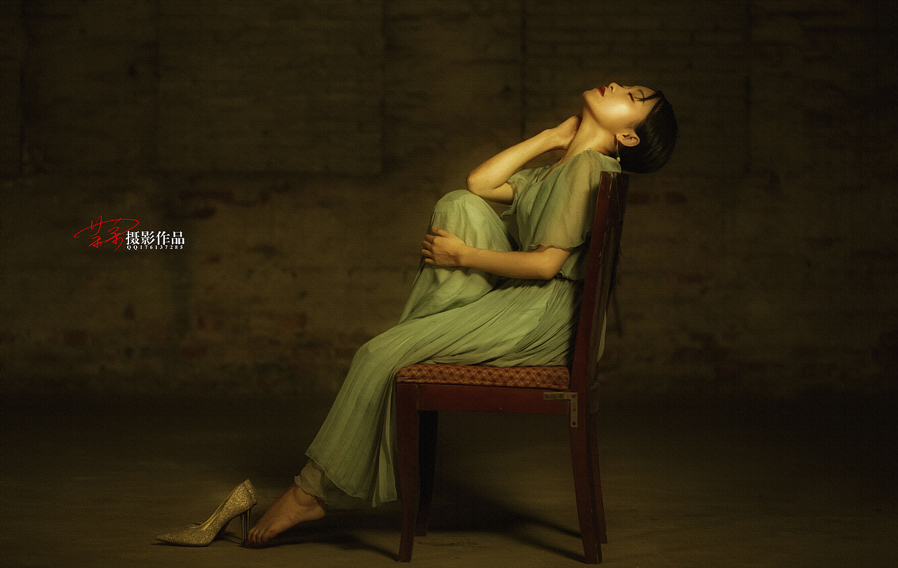 一组仿油画美女人像,情绪非常带感