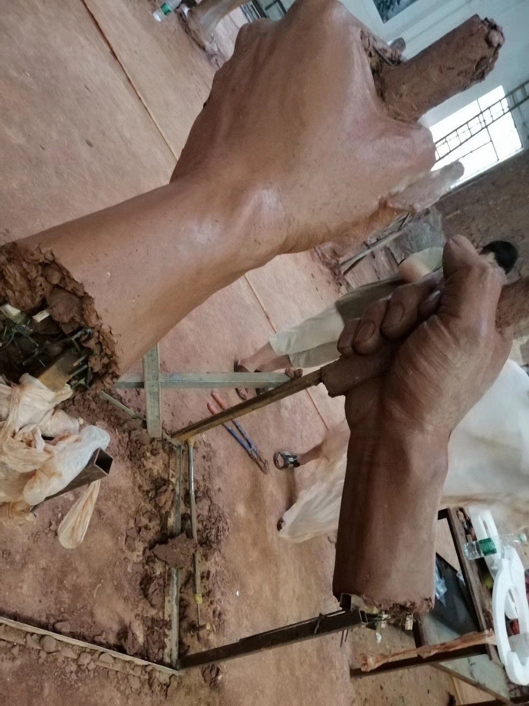 南阳雕塑作品，不锈钢雕塑，泥塑铜雕塑，南阳雕塑未来