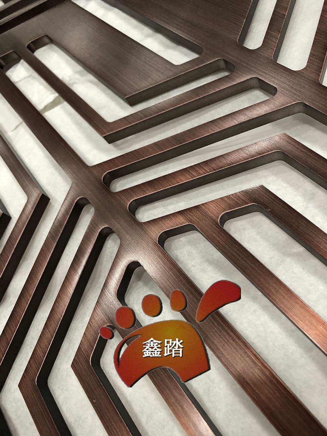 户外廊架隔断铝板雕刻屏风铝艺屏风引领人类文明进步